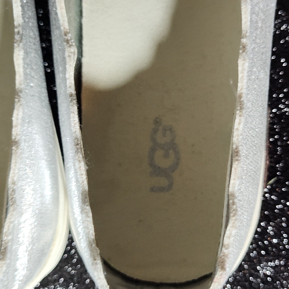 UGG Loafers - Picture 4 of 6
